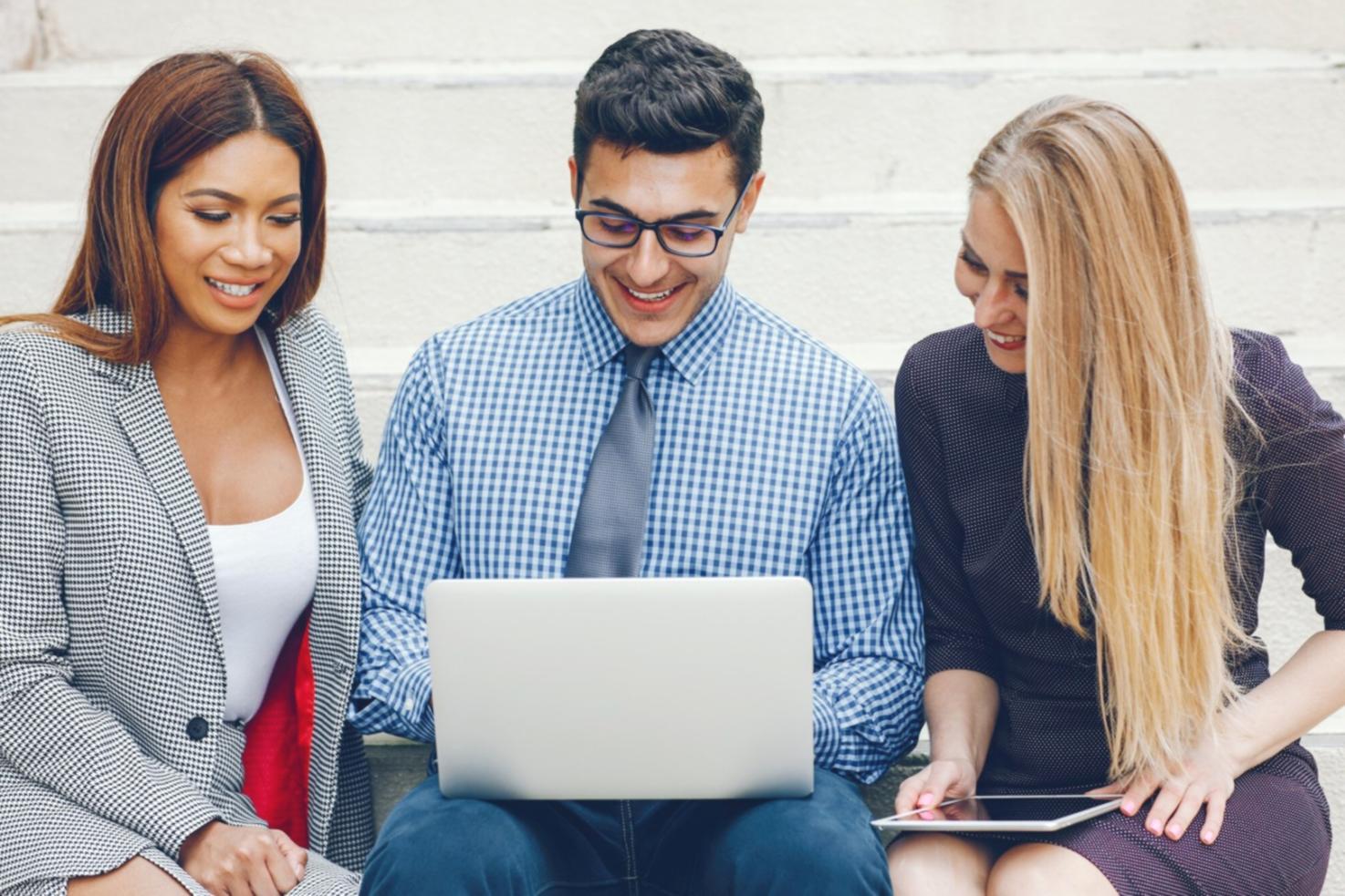 Sesja pytań i odpowiedzi z doświadczonym pracownikiem socjalnym